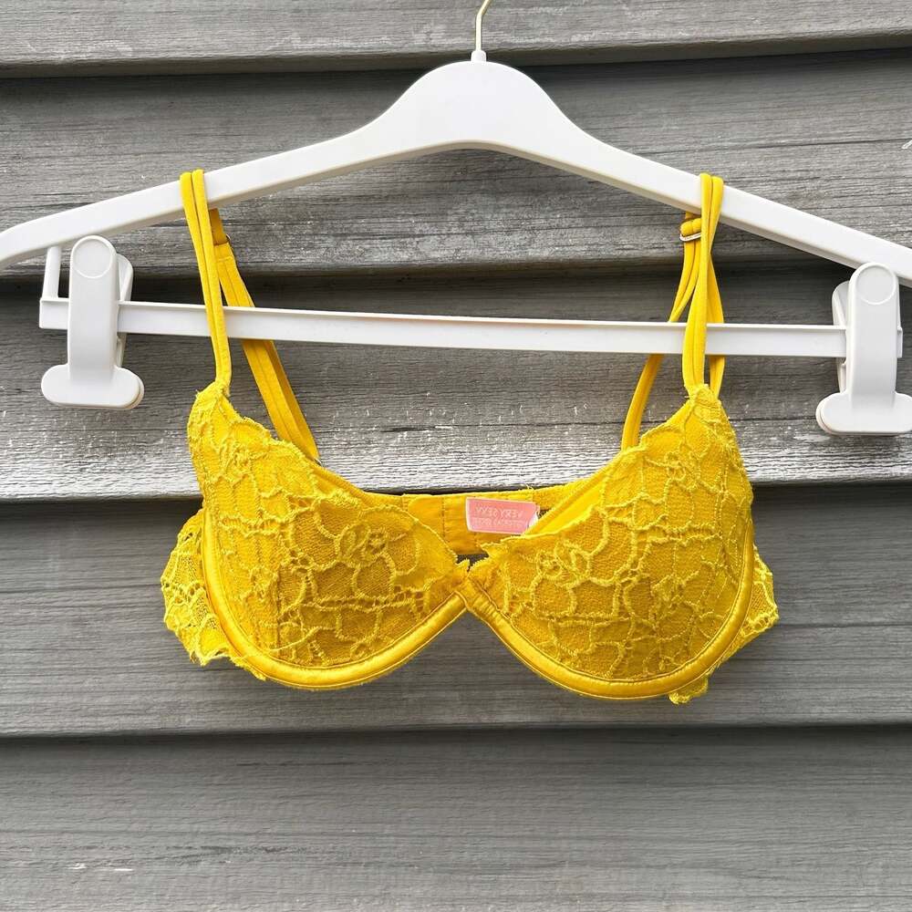 Victoria's Secret Very Sexy Yellow Lace Push-Up Bra